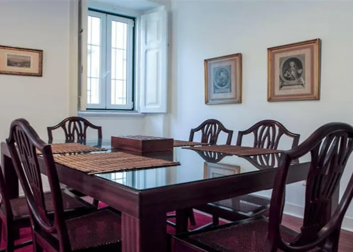 Spacious Tailor Made Bairro Alto