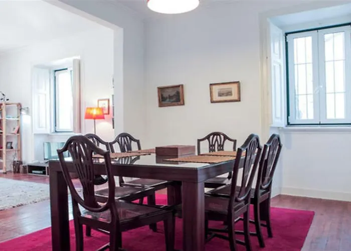 Spacious Tailor Made Bairro Alto